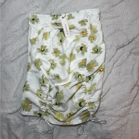 FINAL CHANCE Avianca mini floral skirt with adjustable drawstrings - Picture 4 of 7